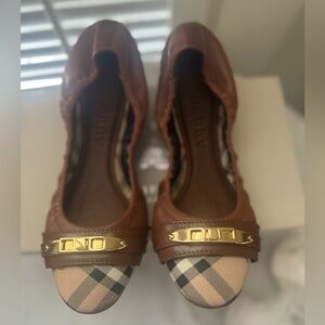 NIB Burberry Brown Plaid Ballet Flats with Gold Detail EU 38 US 7-7.5